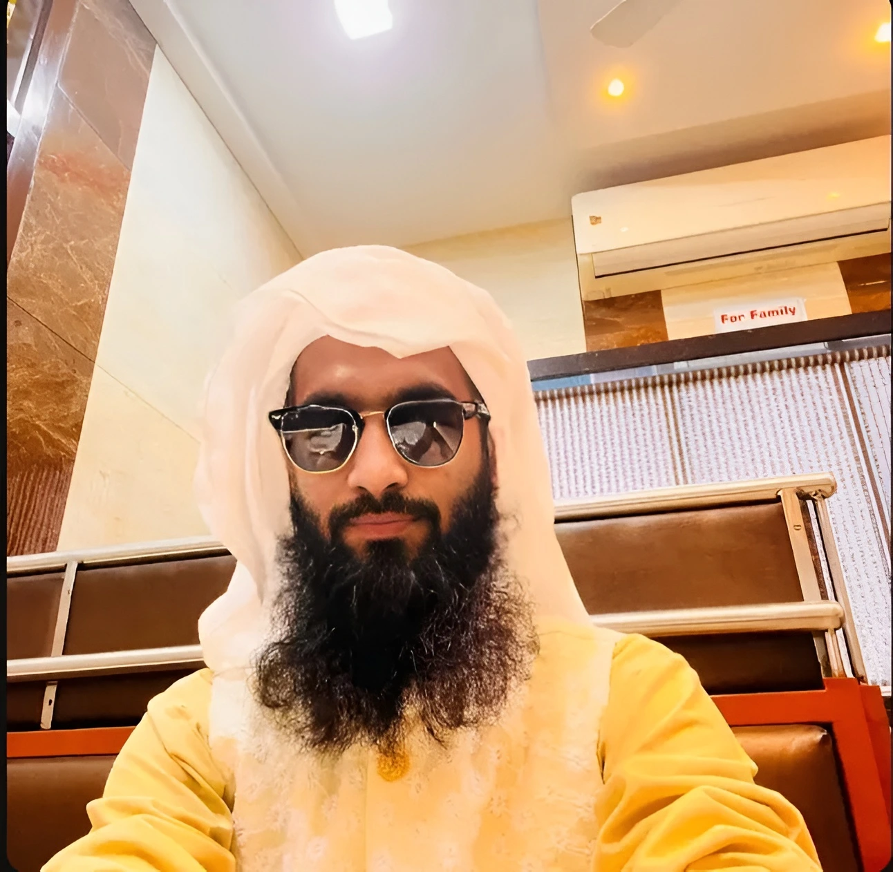 Mufti Sahab giving expert advice through our unique service platform