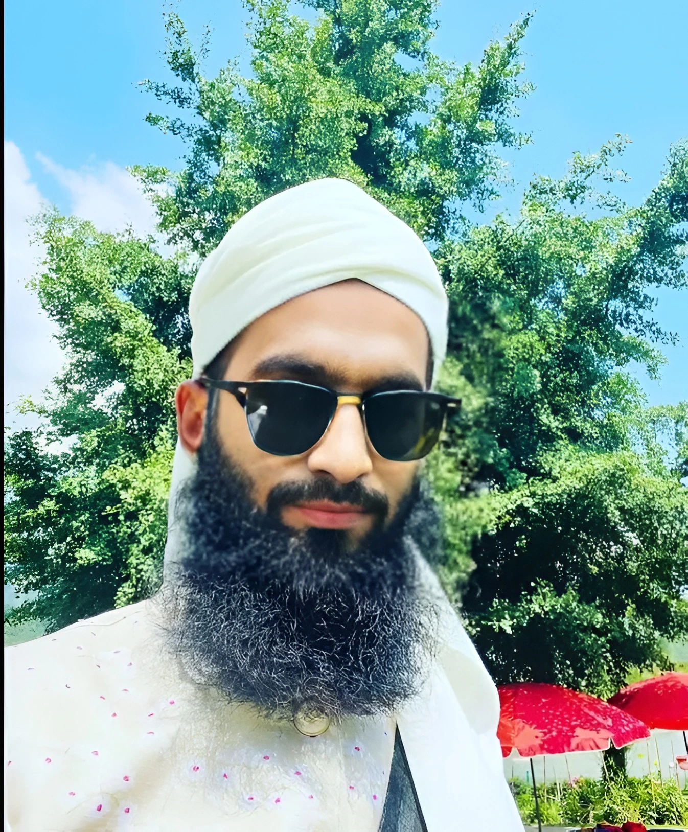 Mufti Sahab guiding clients with our specialized unique services